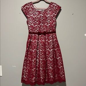 Girls Elegant Lace Dress in Burgundy